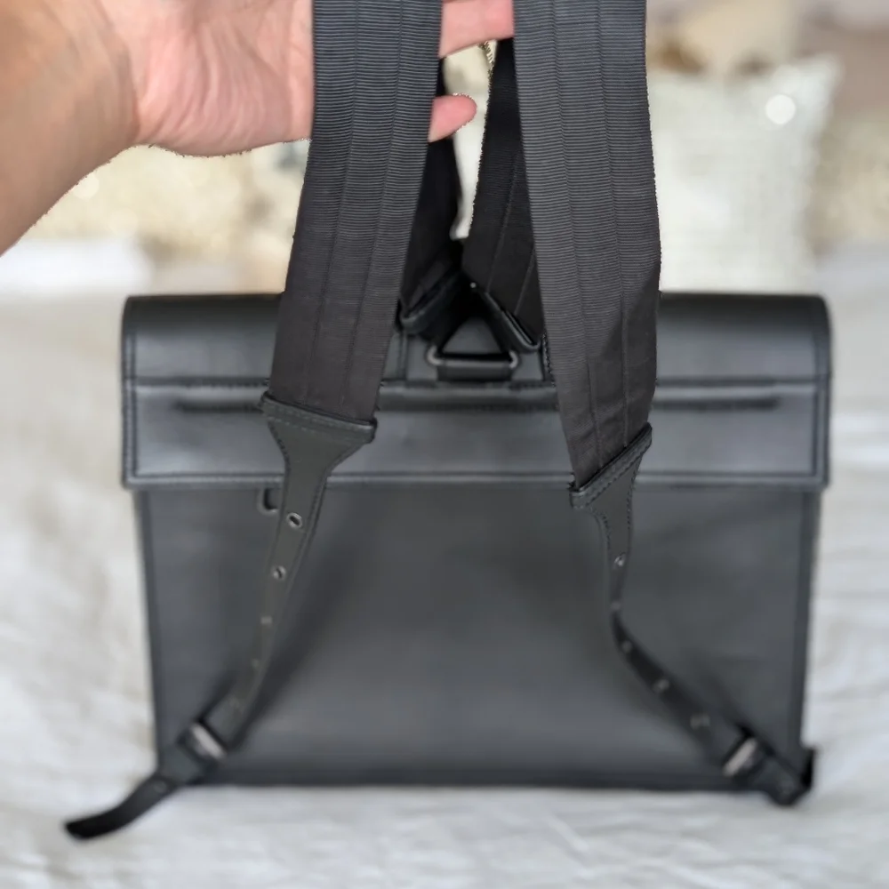 Bottega Veneta Black Leather Men's Bag